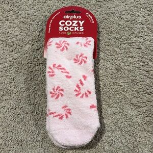 Airplus cozy socks aloe infused